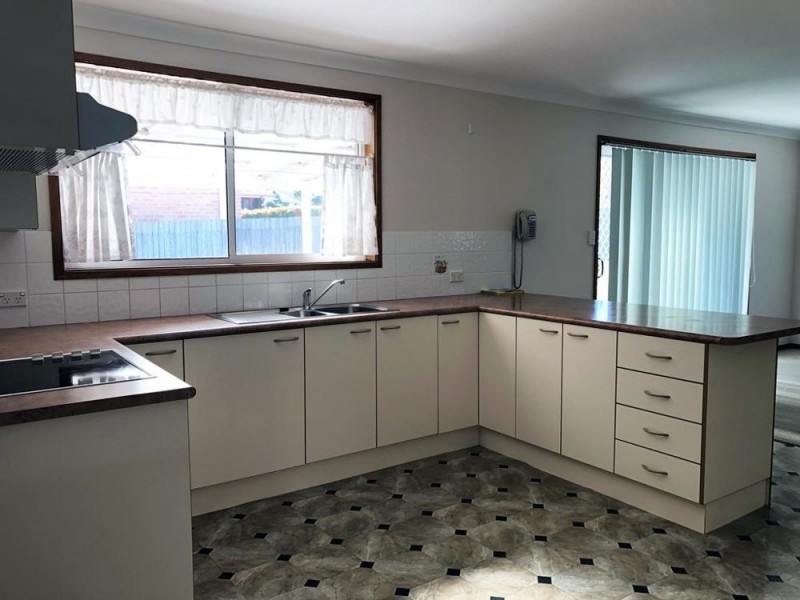 14 Molong Road, Old Bar NSW 2430