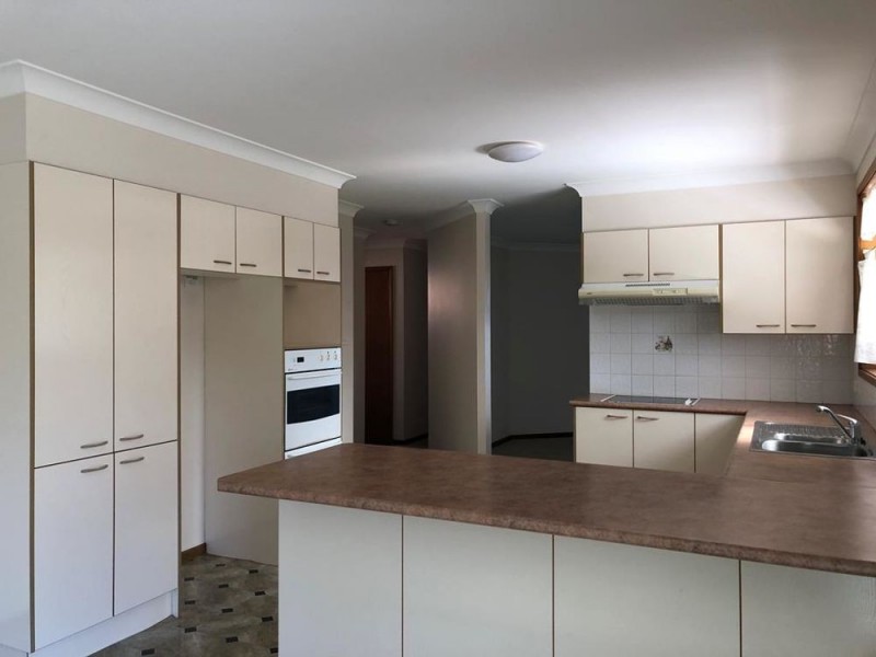 14 Molong Road, Old Bar NSW 2430