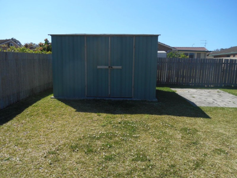 14 Molong Road, Old Bar NSW 2430