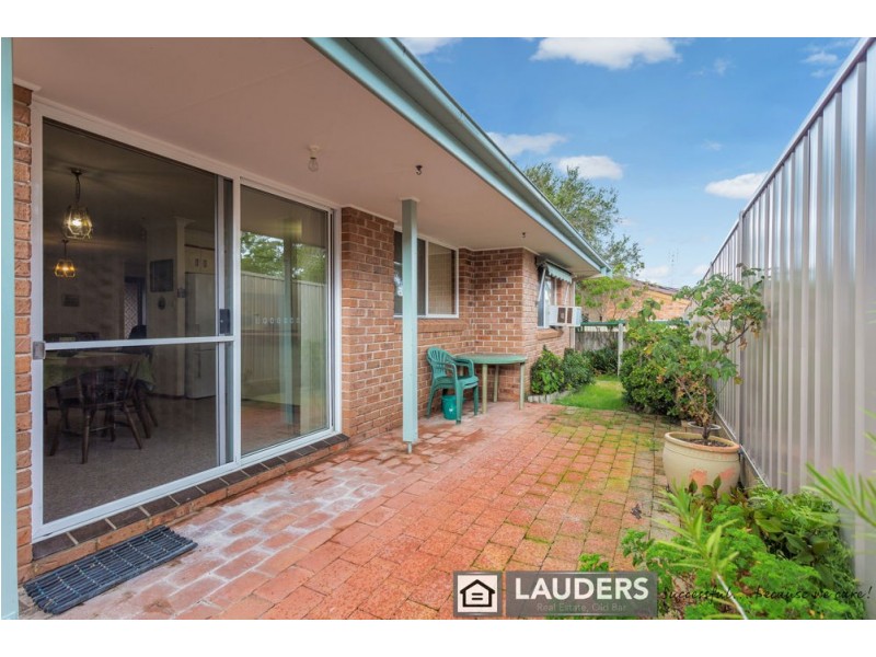 3/2 Paradise Close, Old Bar NSW 2430