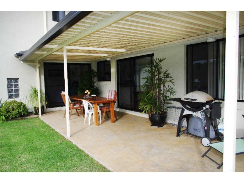 15 Rosier Place, Old Bar NSW 2430