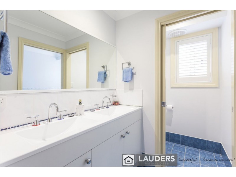 20 Corkwood Street, Old Bar NSW 2430