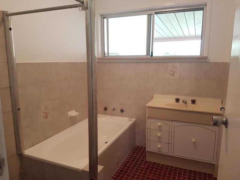 1 Sunrise Close, Old Bar NSW 2430