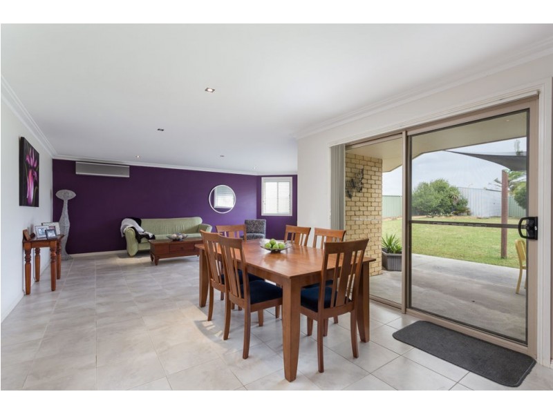 5 Eagle Close, Old Bar NSW 2430