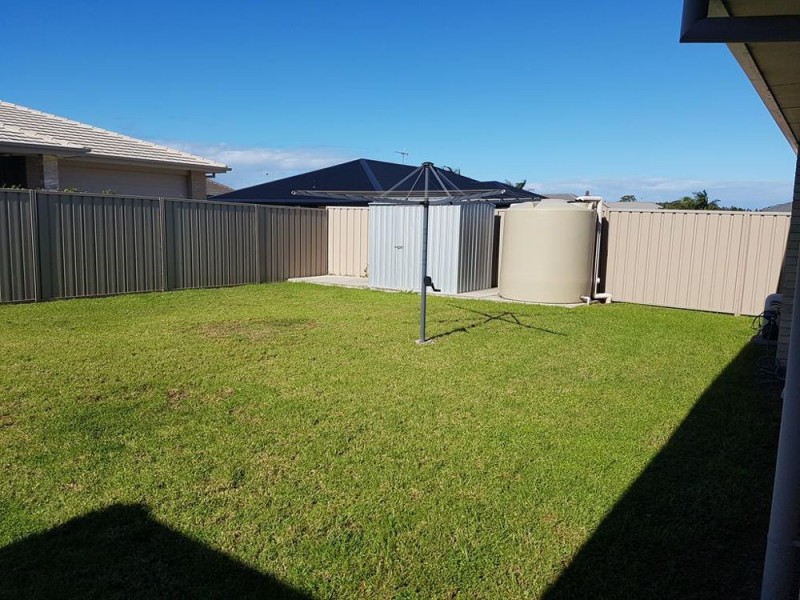 54 Albatross Way, Old Bar NSW 2430