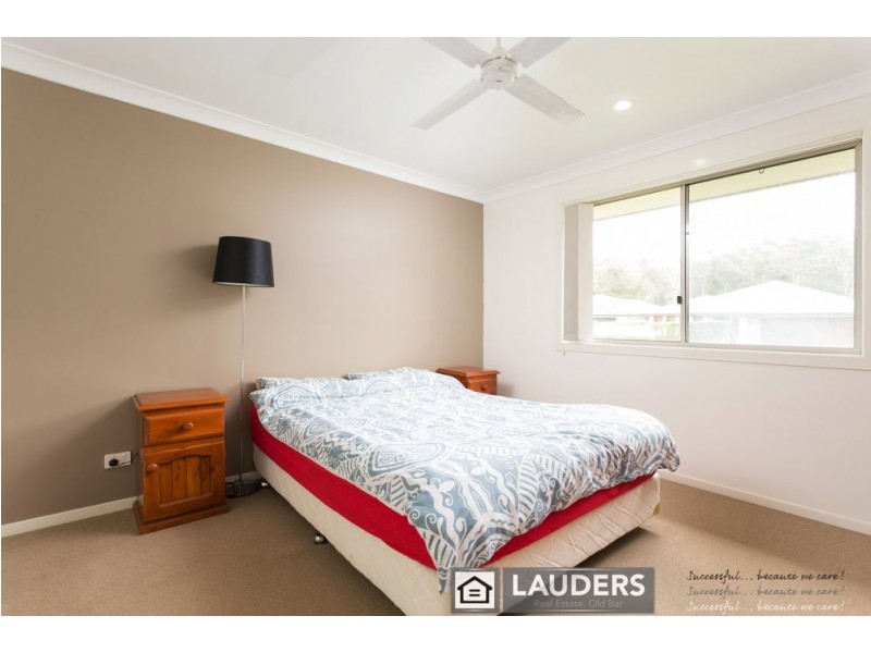 38 Albatross Way, Old Bar NSW 2430