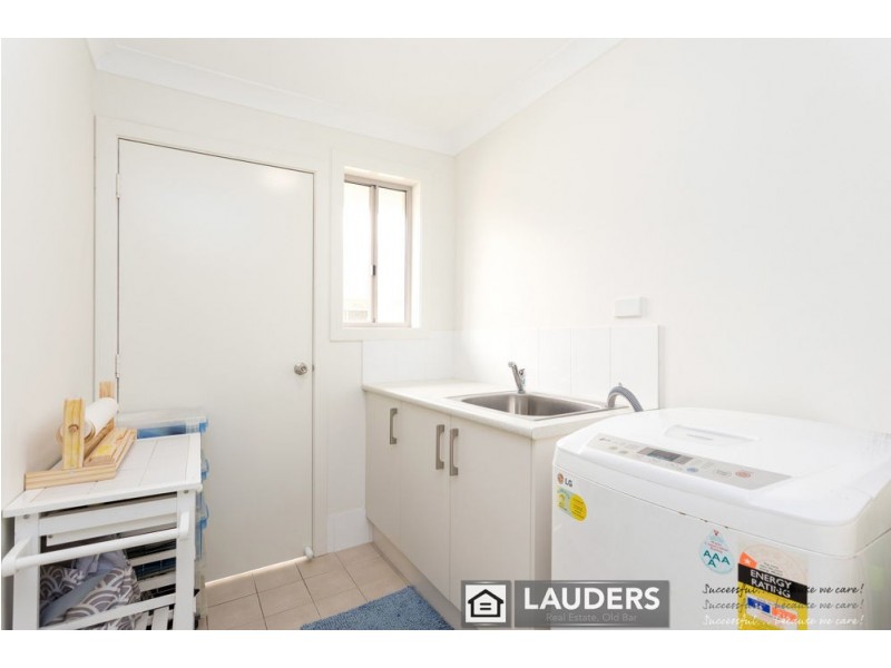 38 Albatross Way, Old Bar NSW 2430