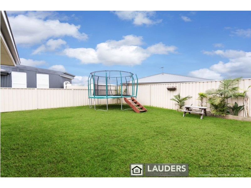38 Albatross Way, Old Bar NSW 2430