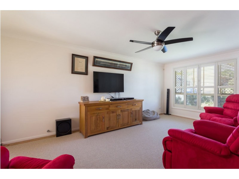 48 Carrabeen Drive, Old Bar NSW 2430