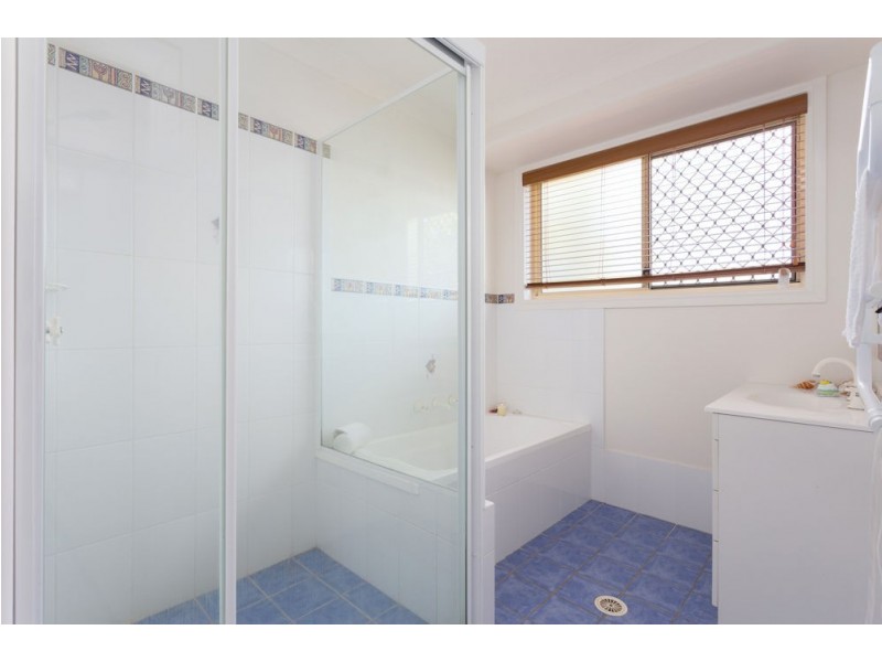 48 Carrabeen Drive, Old Bar NSW 2430