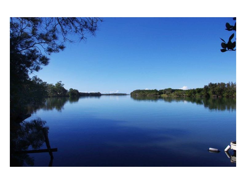 25 Thomas Lane, Oxley Island NSW 2430