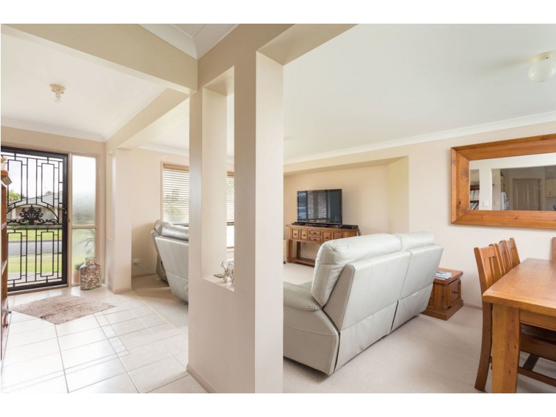 4 Ivy Crescent, Old Bar NSW 2430