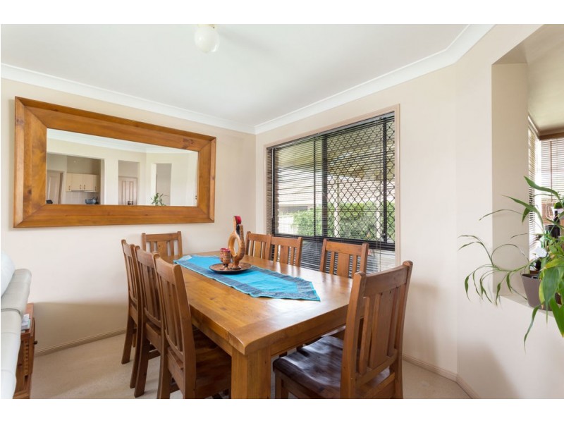 4 Ivy Crescent, Old Bar NSW 2430