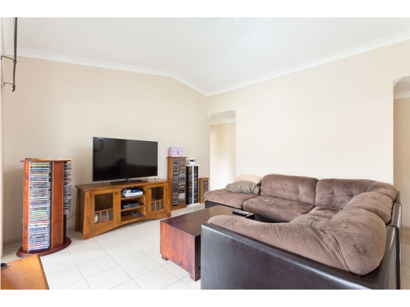 4 Ivy Crescent, Old Bar NSW 2430