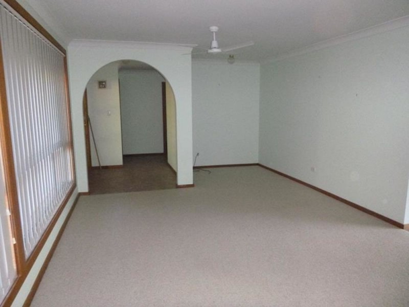 9 Kodi Close, Old Bar NSW 2430