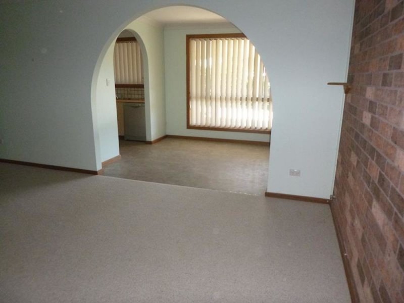 9 Kodi Close, Old Bar NSW 2430