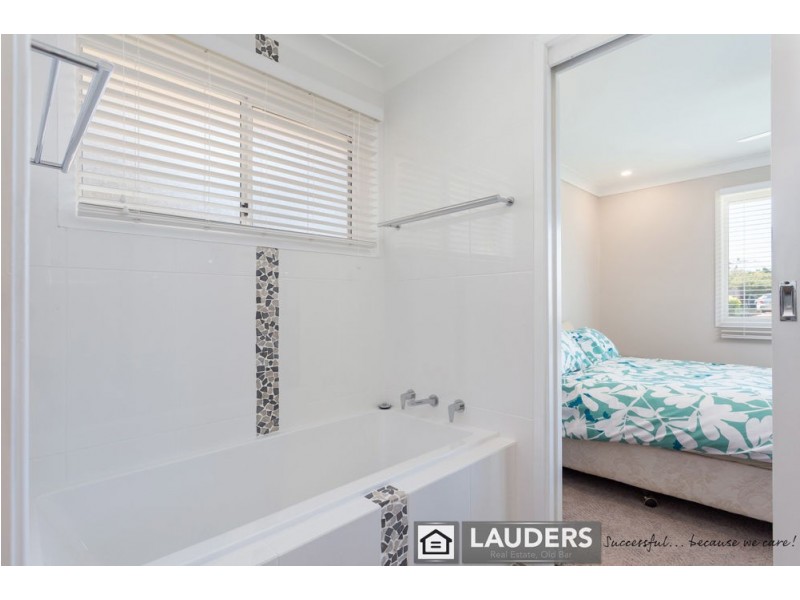 66 Wyden Street, Old Bar NSW 2430