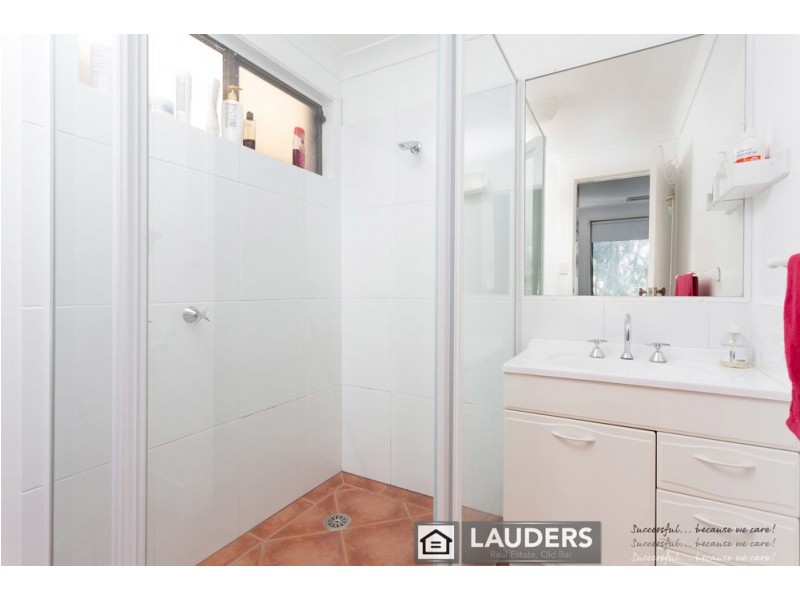 9 Lewis Street, Old Bar NSW 2430