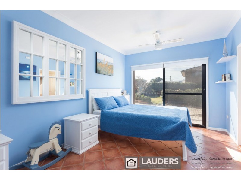 9 Lewis Street, Old Bar NSW 2430