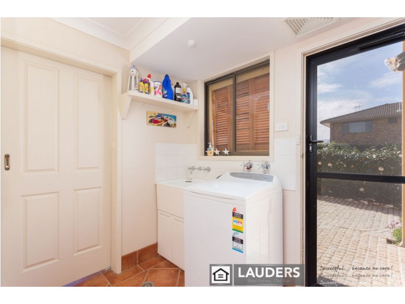 9 Lewis Street, Old Bar NSW 2430
