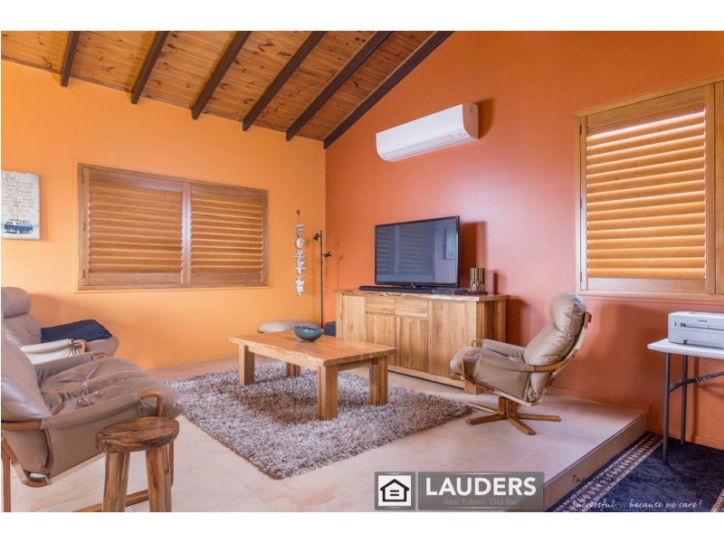 9 Lewis Street, Old Bar NSW 2430