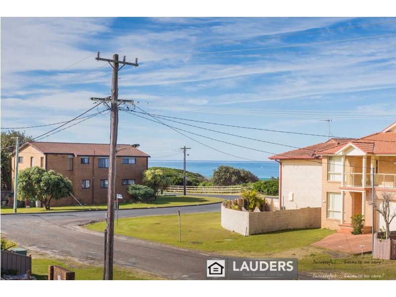 9 Lewis Street, Old Bar NSW 2430