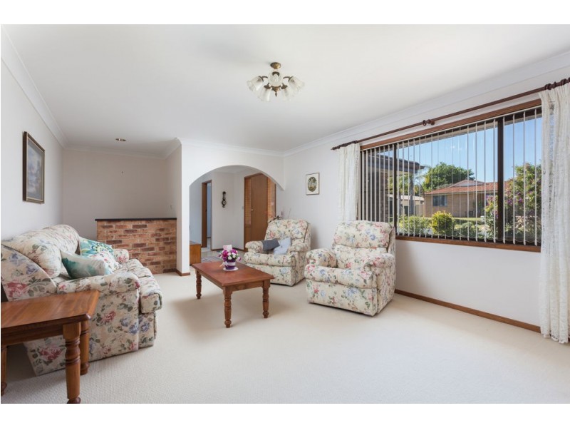 43 Gannet Crescent, Old Bar NSW 2430