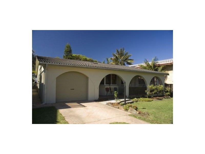 9 Old Bar Road, Old Bar NSW 2430