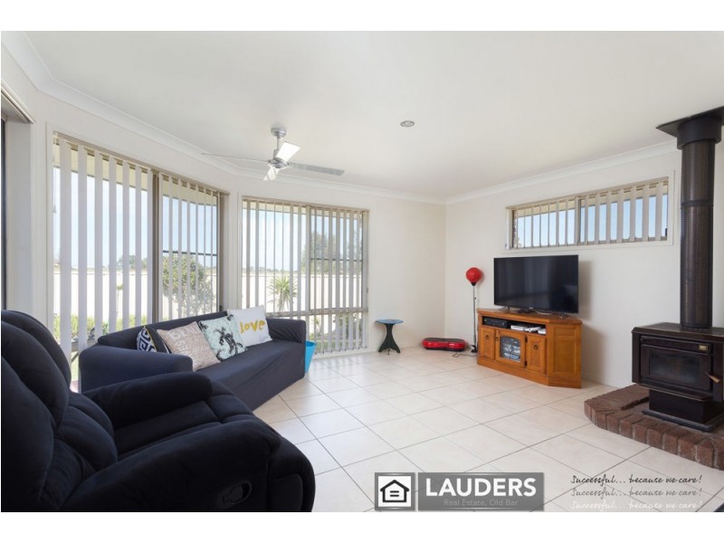 12 Shantull Drive, Wallabi Point NSW 2430