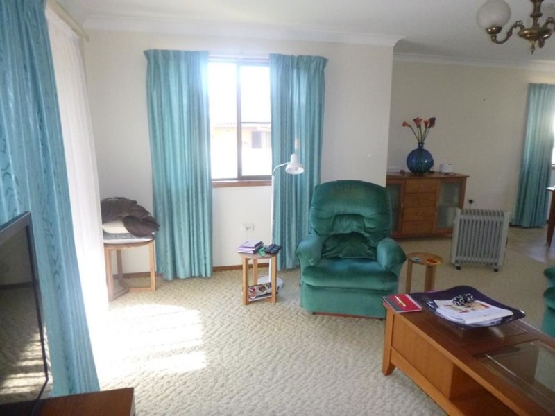 6 Kolang Street, Old Bar NSW 2430