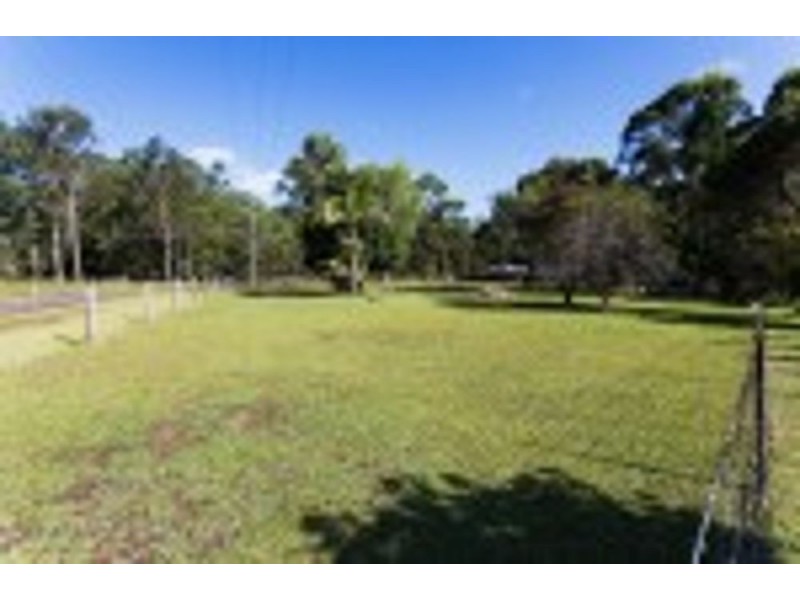 27 Kolinda Drive, Old Bar NSW 2430