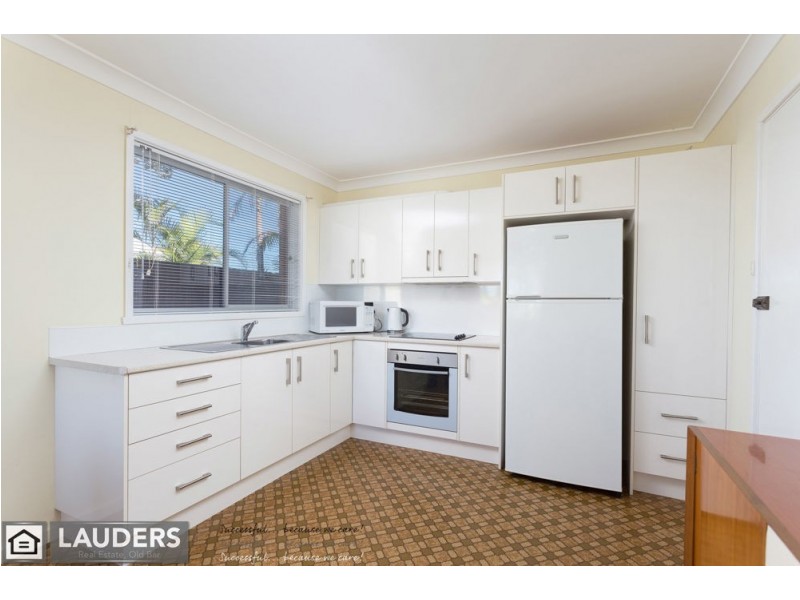 12 Lewis Street, Old Bar NSW 2430