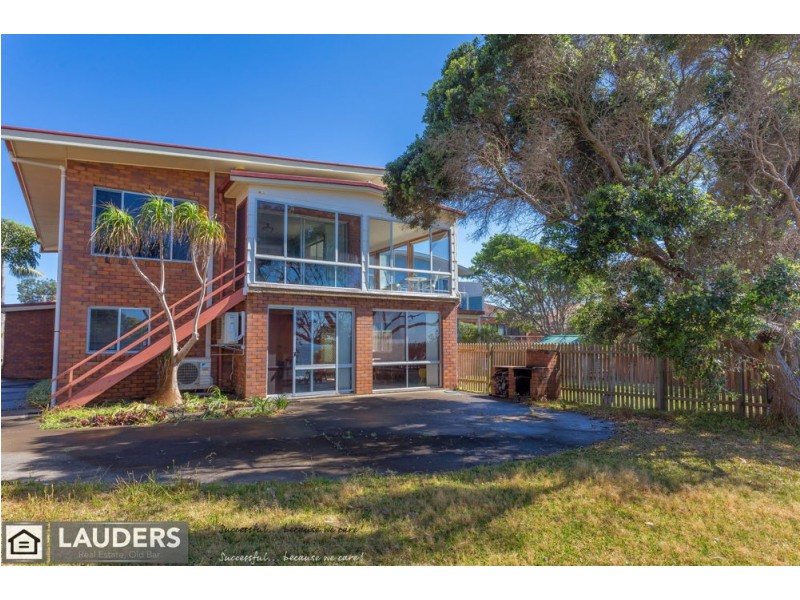 12 Lewis Street, Old Bar NSW 2430