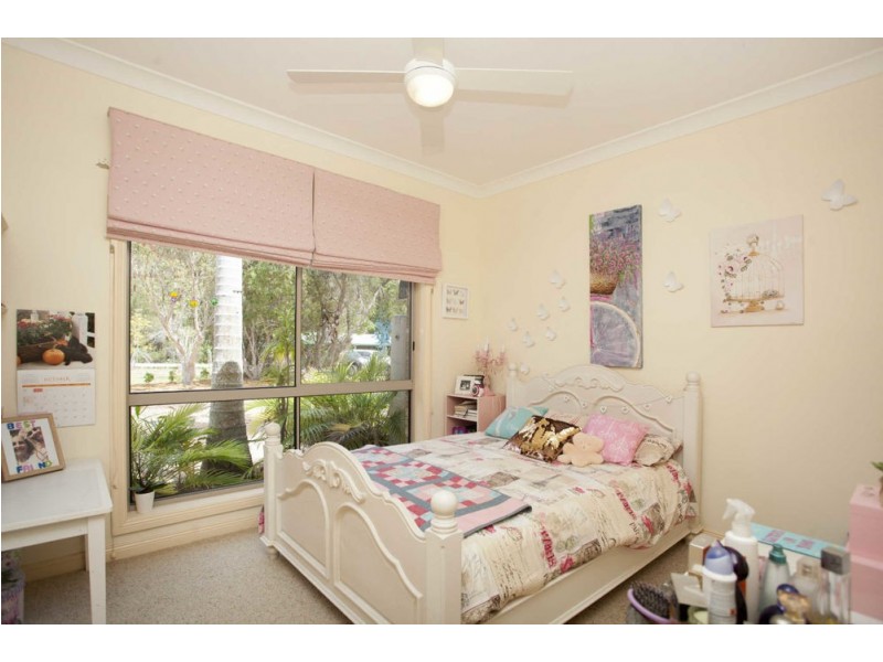 16 St Marks Lane, Old Bar NSW 2430