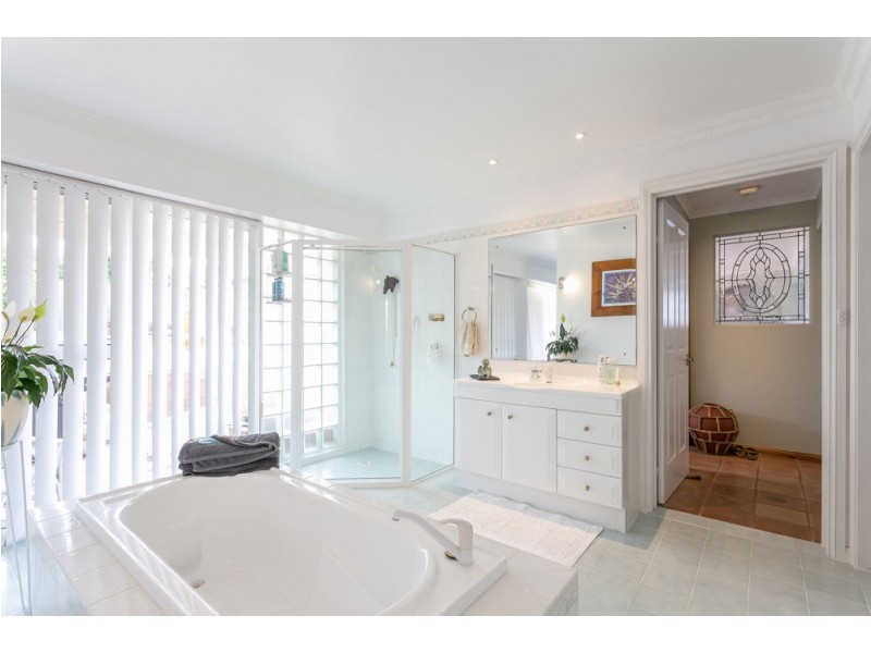 44 Molong Rd, Old Bar NSW 2430