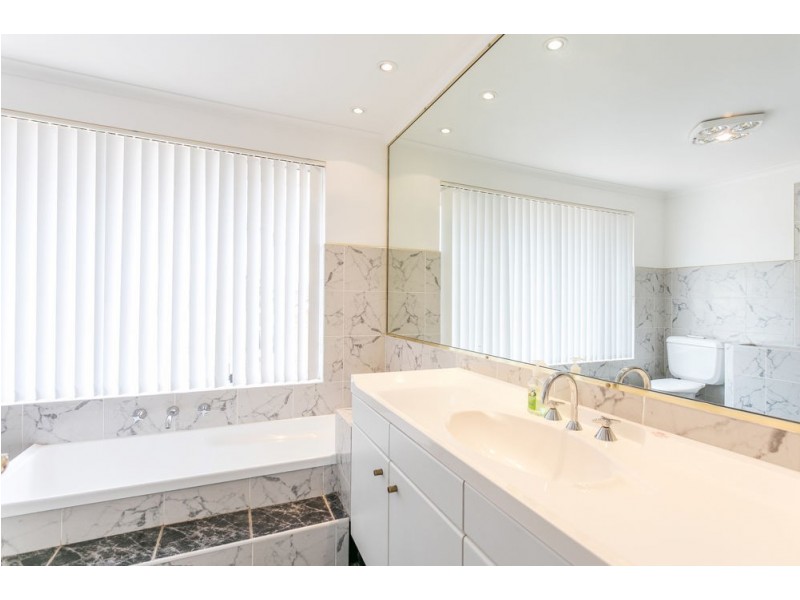 44 Molong Rd, Old Bar NSW 2430