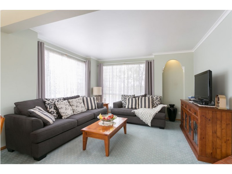 44 Molong Rd, Old Bar NSW 2430