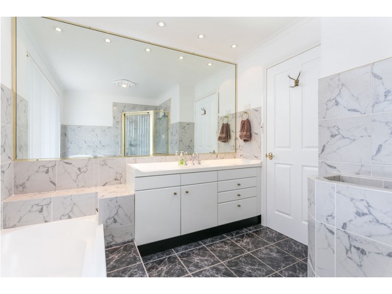 44 Molong Rd, Old Bar NSW 2430
