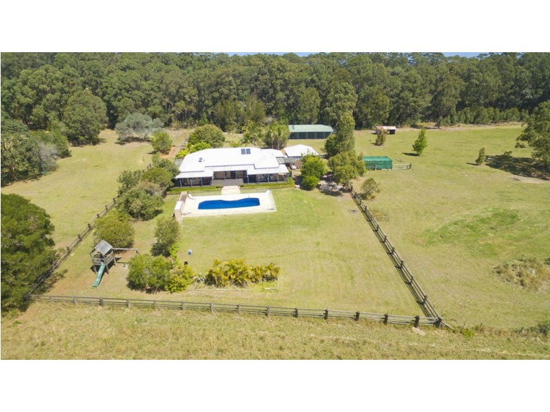 16 St Marks Lane, Mitchells Island NSW 2430
