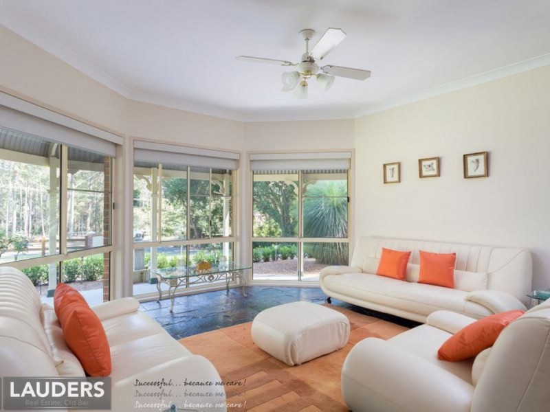 28 Kolinda Drive, Old Bar NSW 2430