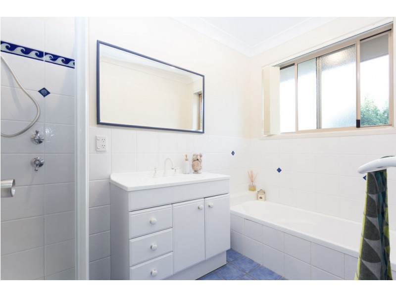 1/7 Paradise Close, Old Bar NSW 2430