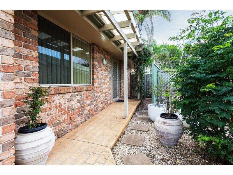 1/7 Paradise Close, Old Bar NSW 2430