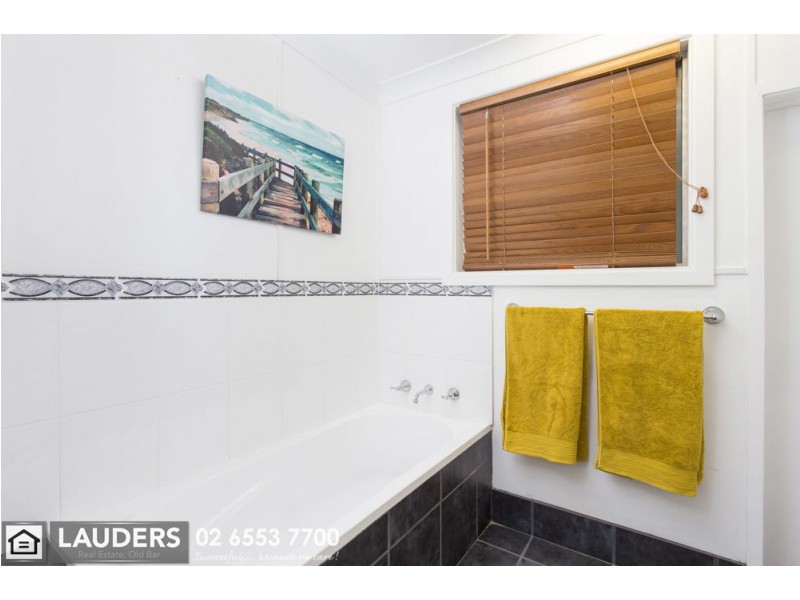6 David Street, Old Bar NSW 2430