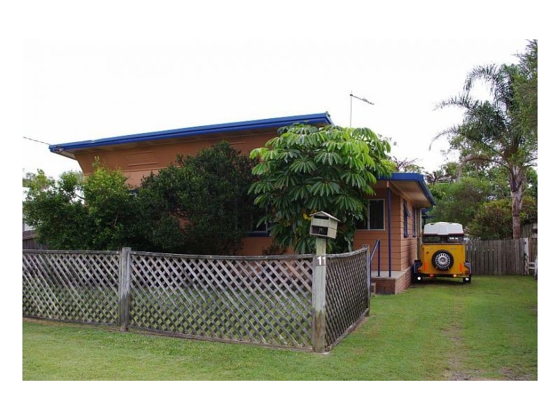 11 Hall Street, Old Bar NSW 2430