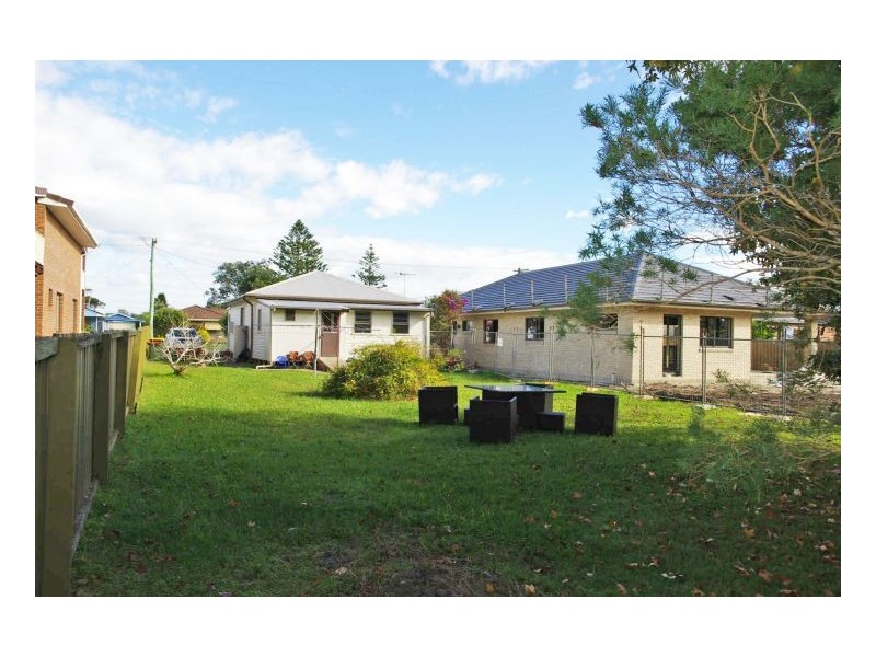 14 Richardson Street, Old Bar NSW 2430