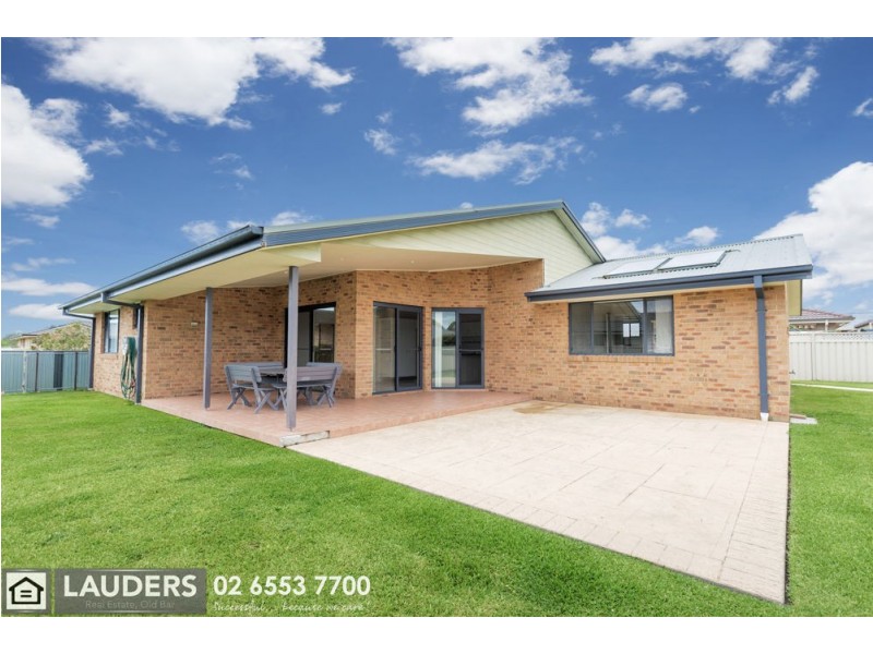 12 Bluehaven Drive, Old Bar NSW 2430