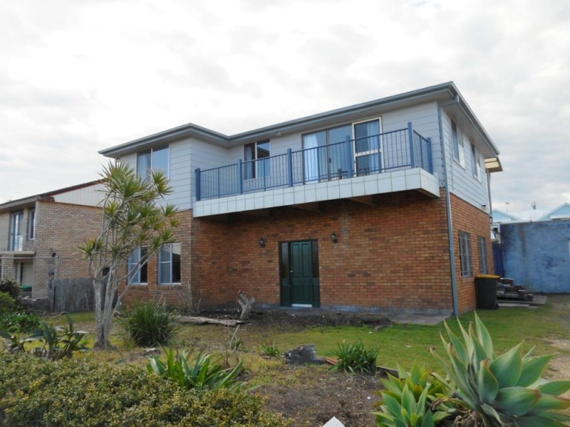9B Kolang Street, Old Bar NSW 2430