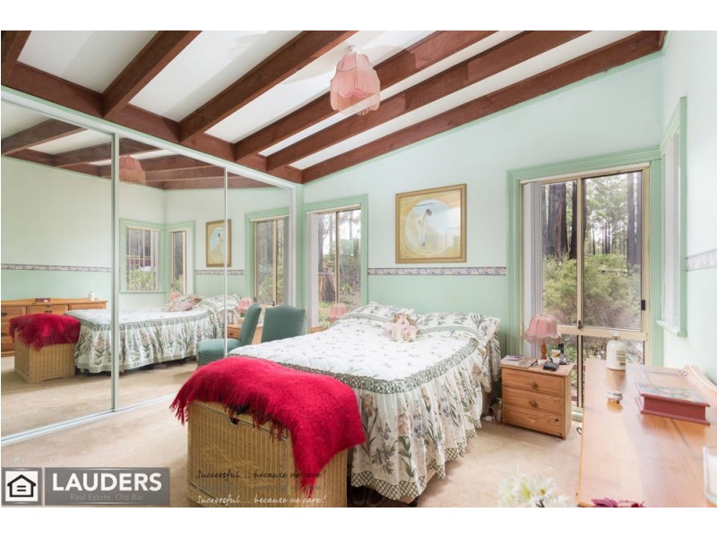 9 Rainforest Drive, Mitchells Island NSW 2430