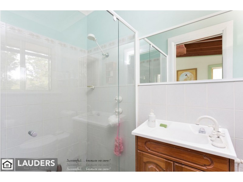 9 Rainforest Drive, Mitchells Island NSW 2430