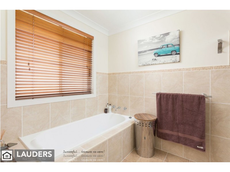 38 Rushby Drive, Old Bar NSW 2430